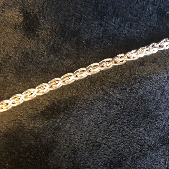 ❤️SOLD❤️Silver Toggle bracelet - Picture 2 of 3